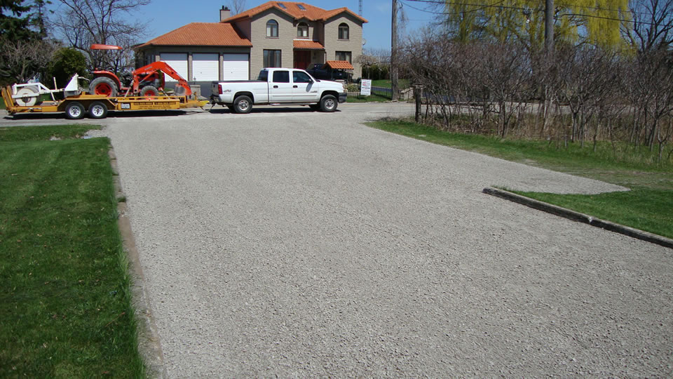 Edmonton Gravel Driveway Services - The Gravel Doctor™